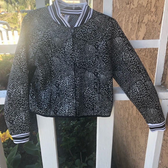 Shoes - Picture 2 of 4